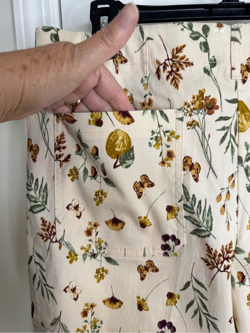 Jules & Leopold Fall Print Crop Pants - Picture 5 of 7